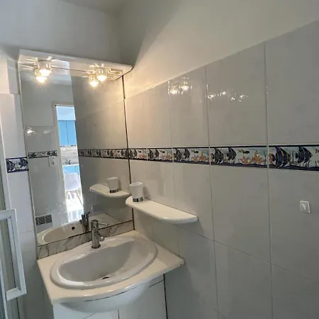 Pavillon Climatise Avec Piscine, Tennis Et Terrasse, A 10 Min D'argeles-sur-mer - Fr-1-732-32 Sorede